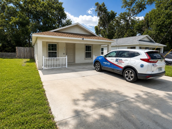 property at 986 NW 1st St