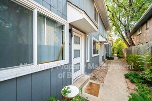 2211 Spruce St in Boulder, CO - Building Photo