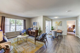 Ascent at Silverado Apartment Homes in Las Vegas, NV - Foto de edificio - Building Photo