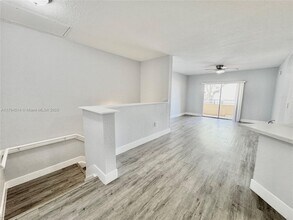 704 Belmont Ln in North Lauderdale, FL - Building Photo - Building Photo