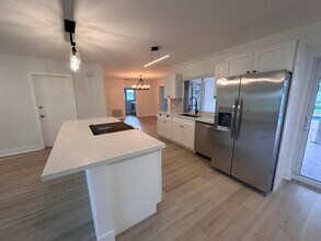 905 Sunset Rd in Boynton Beach, FL - Building Photo - Building Photo