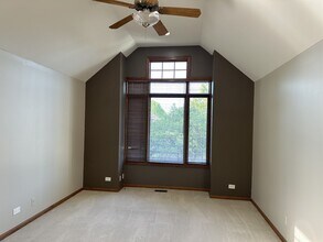 1134 S Hiddenbrook Trail in Palatine, IL - Building Photo - Building Photo