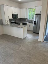 1510 Pioneer Way in Royal Palm Beach, FL - Building Photo