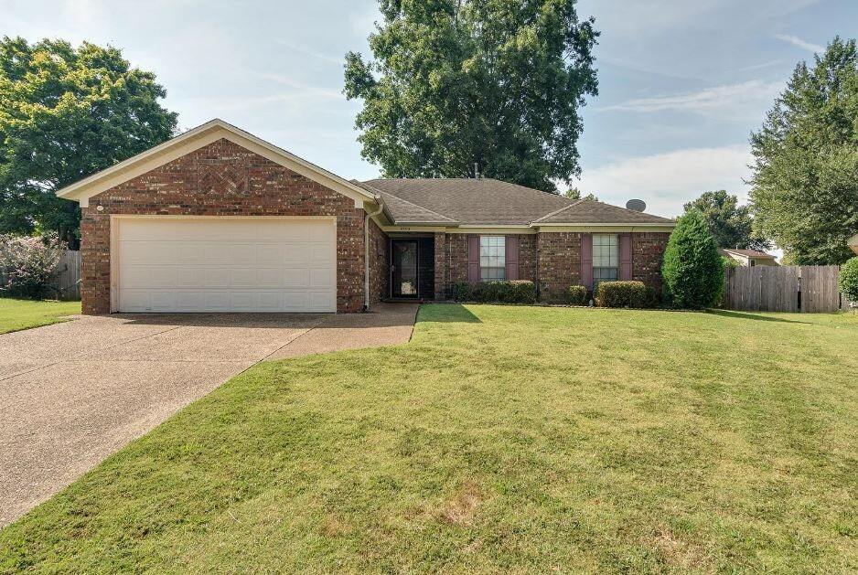 3393 Mowrey Cove in Bartlett, TN - Building Photo