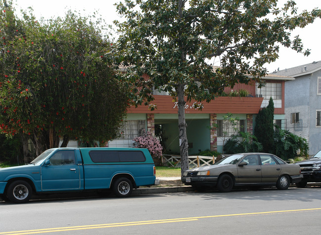 Patio Apartments in Los Angeles, CA - Foto de edificio - Building Photo