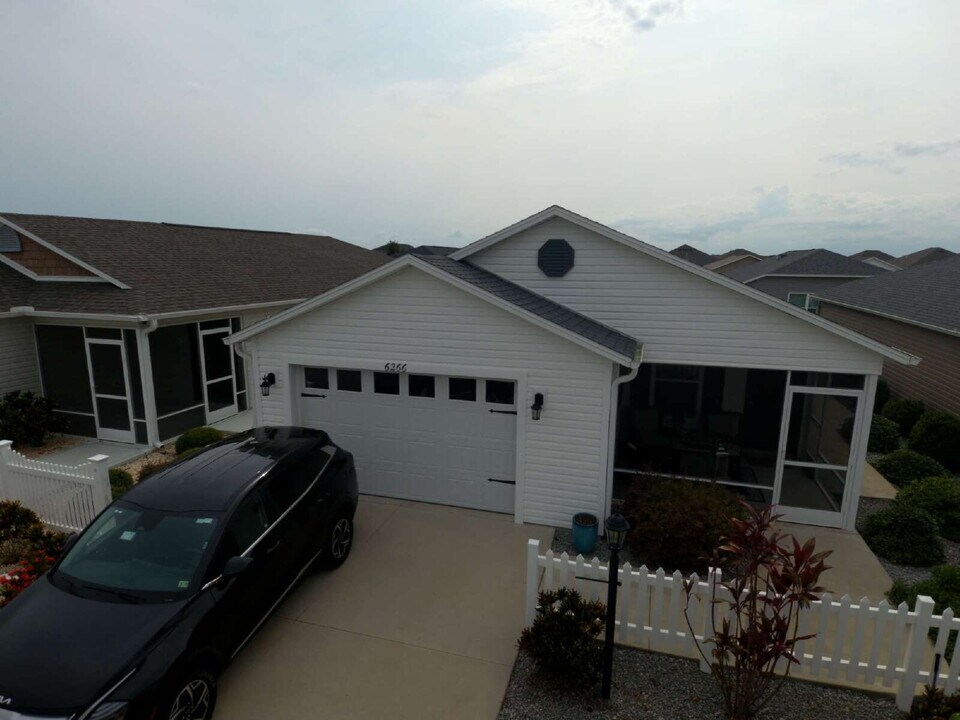 6266 Milagros Ct in Wildwood, FL - Building Photo