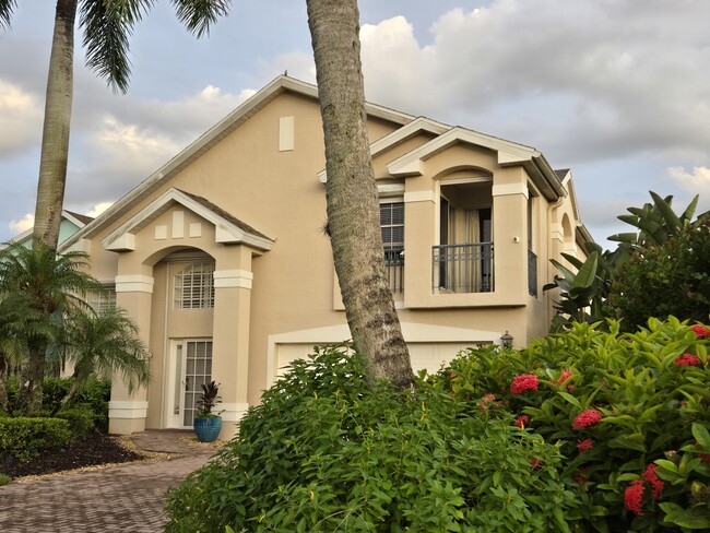 3720 Weymouth Cir in Naples, FL - Foto de edificio - Building Photo