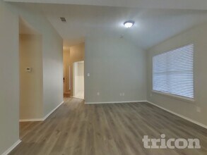 6112 Wall St in Arlington, TX - Building Photo - Building Photo