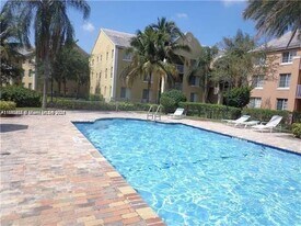 720 SW 111th Ave in Pembroke Pines, FL - Building Photo