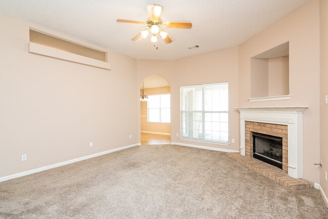 155 Garden Springs Dr in Oakland, TN - Building Photo - Building Photo