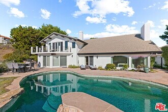 2601 Cordelia Rd in Los Angeles, CA - Building Photo - Building Photo