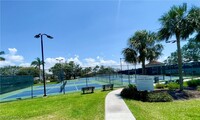 7797 Esmeralda Way in Naples, FL - Foto de edificio - Building Photo