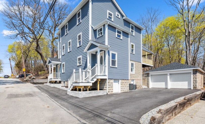 22 James St in Woburn, MA - Building Photo