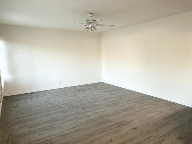 6955 Calhoun Ave in Van Nuys, CA - Building Photo - Building Photo