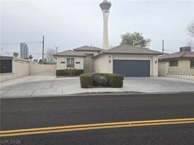 2204 S Van Patten Pl in Las Vegas, NV - Building Photo