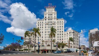 702 Ash St in San Diego, CA - Building Photo