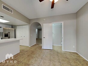 7801 N 44th Dr, Unit APT 23C in Glendale, AZ - Building Photo - Building Photo