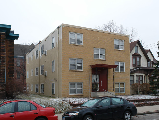 3041 Bryant Ave S in Minneapolis, MN - Building Photo - Building Photo