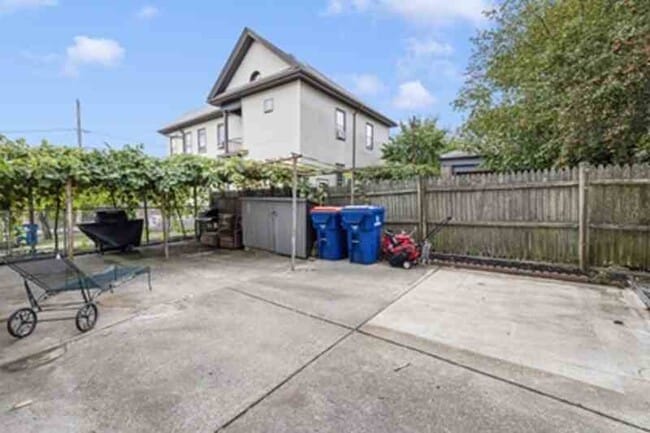 121 Hope St, Unit Unit 1 in New Bedford, MA - Building Photo - Building Photo