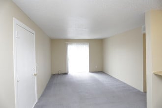 Cottonwood Creek in St. Joseph, MO - Foto de edificio - Interior Photo