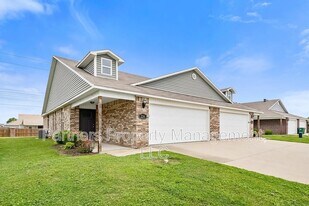 234 E Anabranch Ct in Farmington, AR - Building Photo