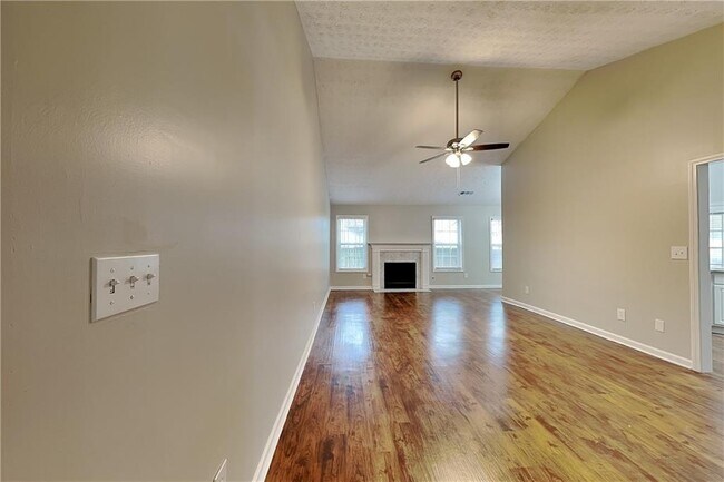 405 Windsor Brook Ln SE in Lawrenceville, GA - Building Photo - Building Photo