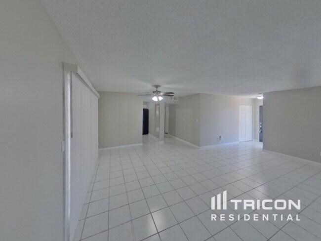 708 Lakewood Ave in Tampa, FL - Building Photo - Building Photo