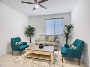 11343 S 50th Ave in Phoenix, AZ - Building Photo - Building Photo