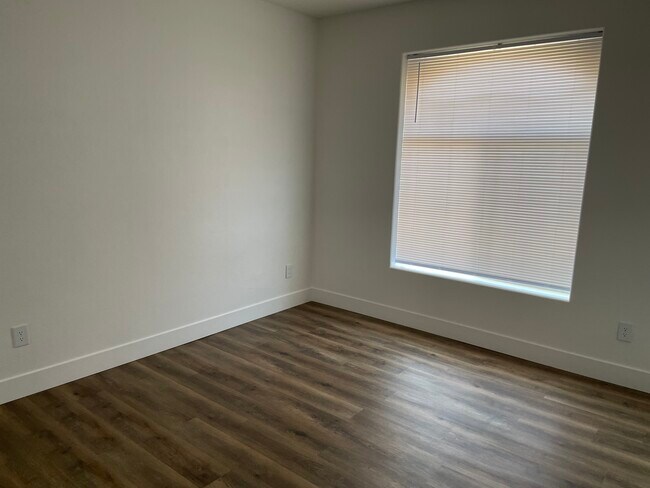 8741 Red Brook Dr in Las Vegas, NV - Building Photo - Building Photo