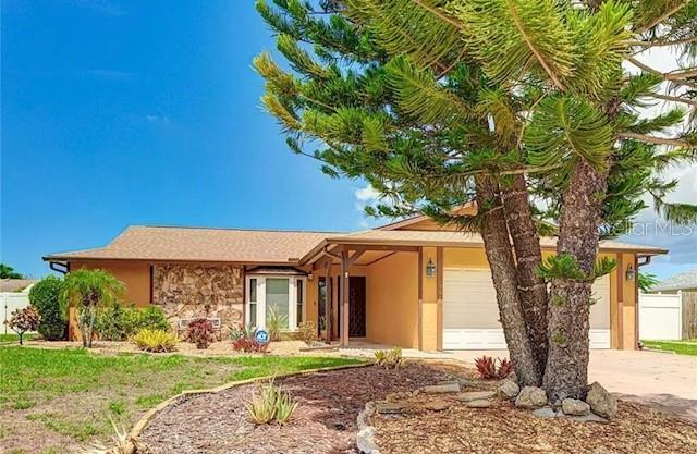 7316 Caladesia Dr in Sarasota, FL - Building Photo - Building Photo