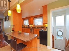 1602 Coram Crescent in Mississauga, ON - Building Photo - Building Photo