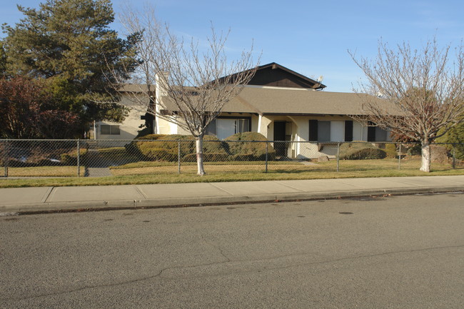 Westwood Court in Yakima, WA - Building Photo - Building Photo