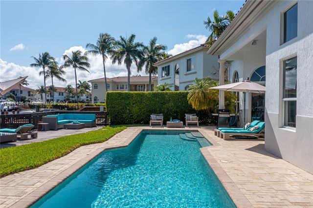 954 Sanibel Dr in Hollywood, FL - Building Photo