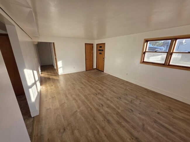 1620 Hanaford Ave in Bismarck, ND - Building Photo - Building Photo