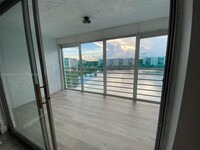 121 SE 3rd Ave, Unit 504 in Dania Beach, FL - Foto de edificio - Building Photo