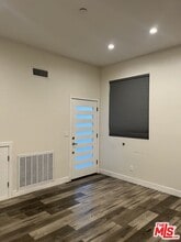 3955 1/2 S Budlong Ave in Los Angeles, CA - Building Photo - Building Photo