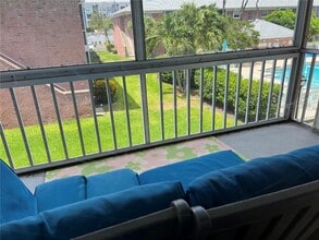 3535 41st Ter S, Unit 219 in St. Petersburg, FL - Building Photo - Building Photo