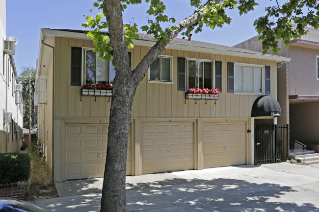 Cambria Apartments in Sacramento, CA - Foto de edificio - Building Photo