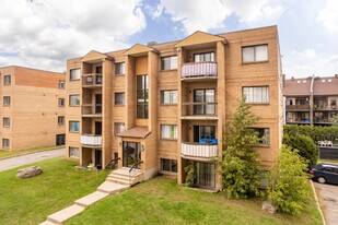 1625 Du Souvenir Boul in Laval, QC - Building Photo