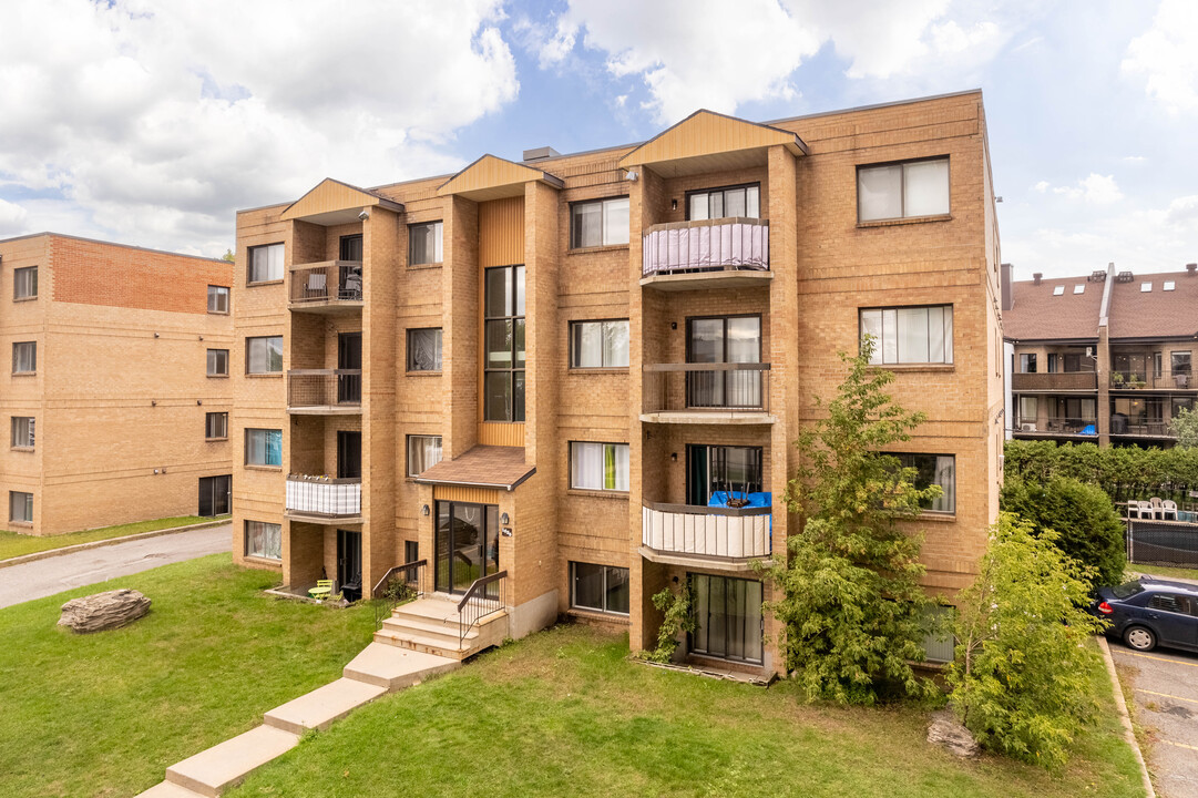 1625 Du Souvenir Boul in Laval, QC - Building Photo