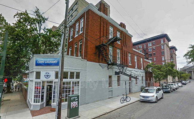property at 511 N Ryland St