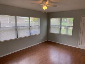 6912 40th Ave N in St. Petersburg, FL - Foto de edificio - Building Photo