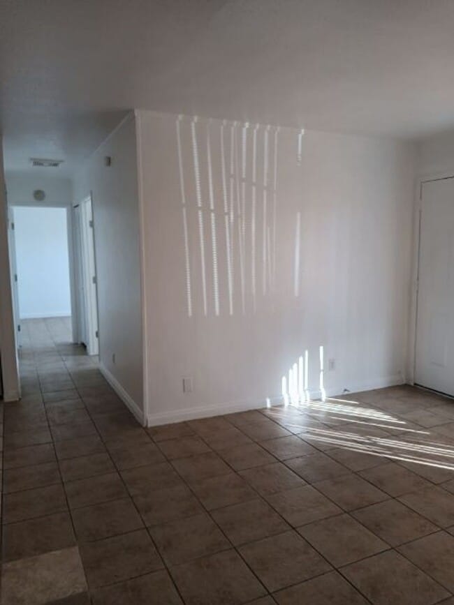 2601 Columbus St in Bakersfield, CA - Building Photo - Building Photo