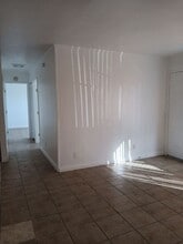 2601 Columbus St, Unit C60 in Bakersfield, CA - Foto de edificio - Building Photo