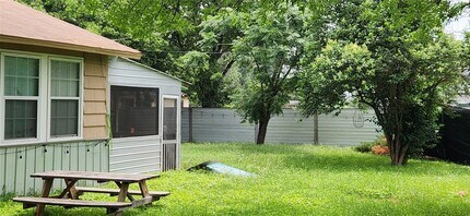 1111 Vasquez St in Austin, TX - Building Photo - Building Photo