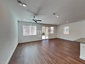 9127 Liberty Cap Ct in Las Vegas, NV - Building Photo - Building Photo