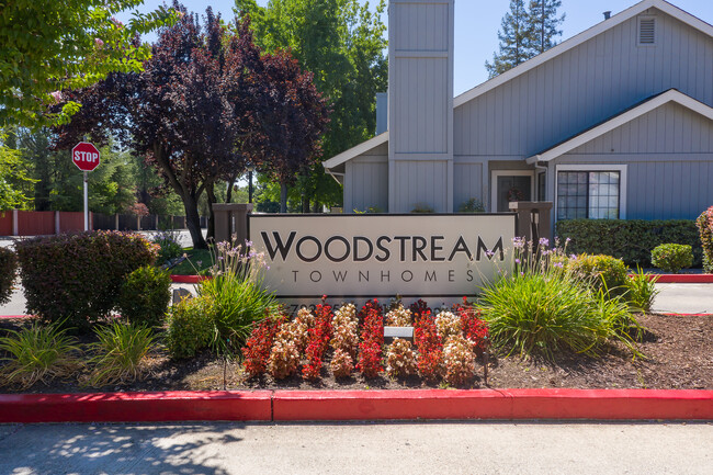 Woodstream Townhomes photo'