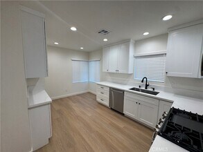 15234 Kingsbury St in Los Angeles, CA - Building Photo - Building Photo