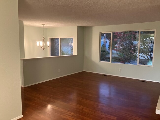 13415 129th Pl NE in Kirkland, WA - Building Photo - Building Photo