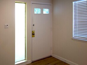323 Blossom Hill Rd in San Jose, CA - Building Photo - Building Photo
